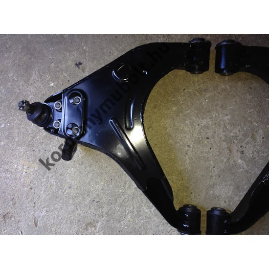 Mitsubishi Pajero Lengőkar alsó Jobb MR208662